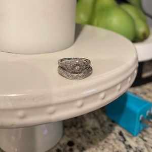 Sterling silver flower frame vintage-style bridal set worn for about 6 months